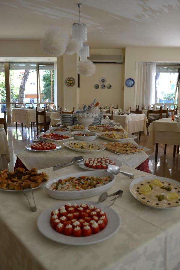 Ascot Hotel 3*